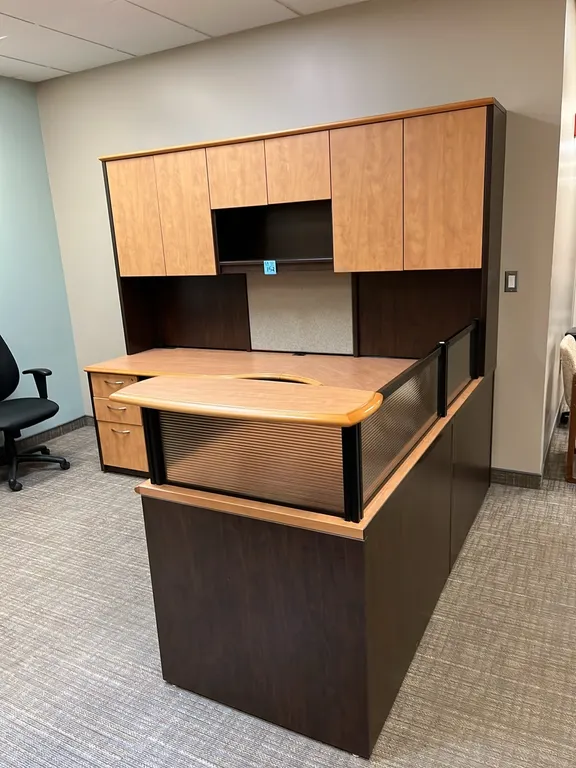 CWI (Creative Wood Interiors) U-Shaped Executive Workstation with Overhead Cabinets & Curved Return, Saskatchewan Made – Circa 2006, 8’ x 7’3”x 6’9” t
