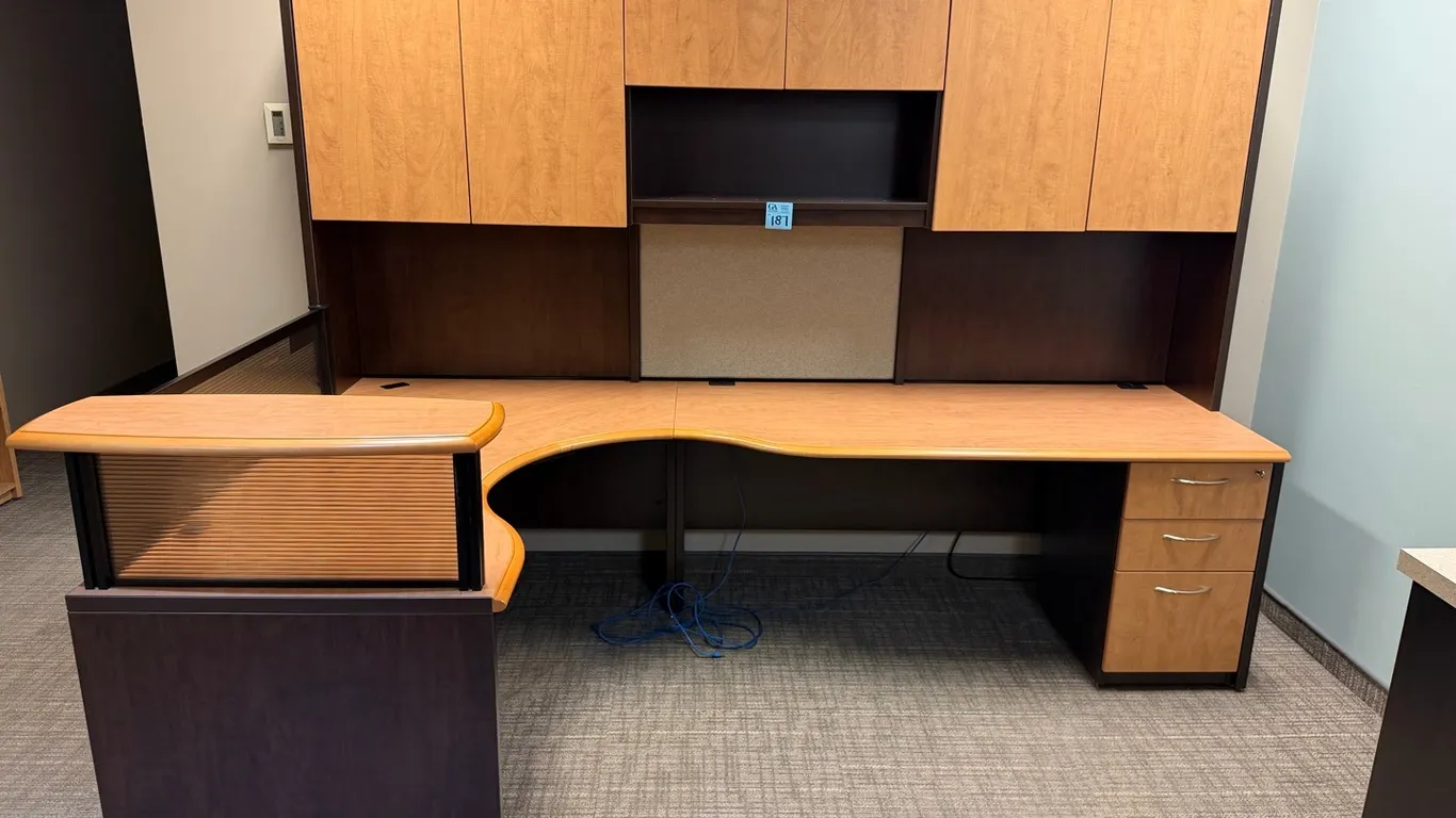 Executive L-Shaped Office Workstation with Overhead Storage Cabinets, Pedestal Drawers & Privacy Panel – Two-Tone Wood Finish. 9’ x 5’6”