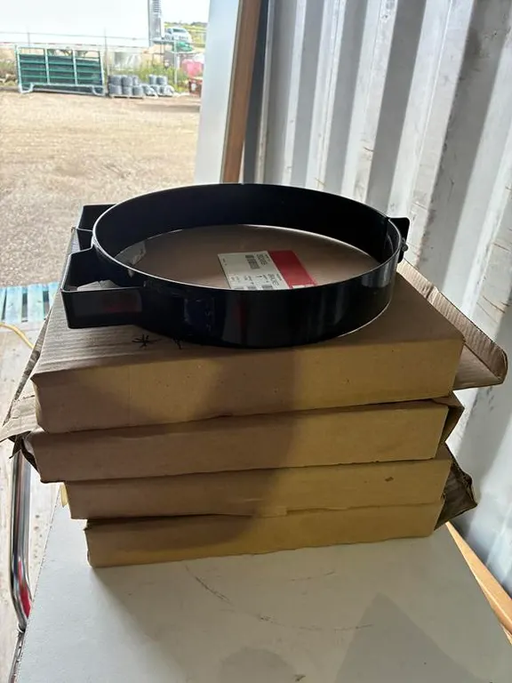 11" Round Bracket
