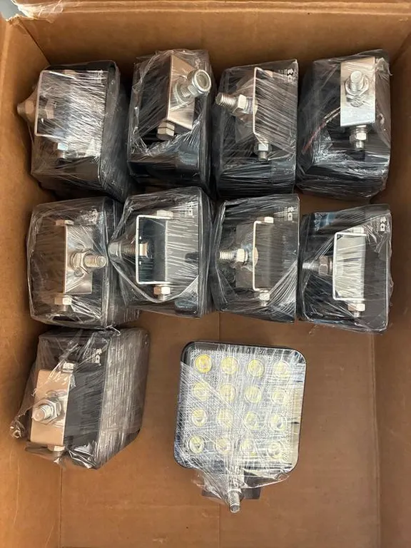(10) 4 x 4 LED Lights
