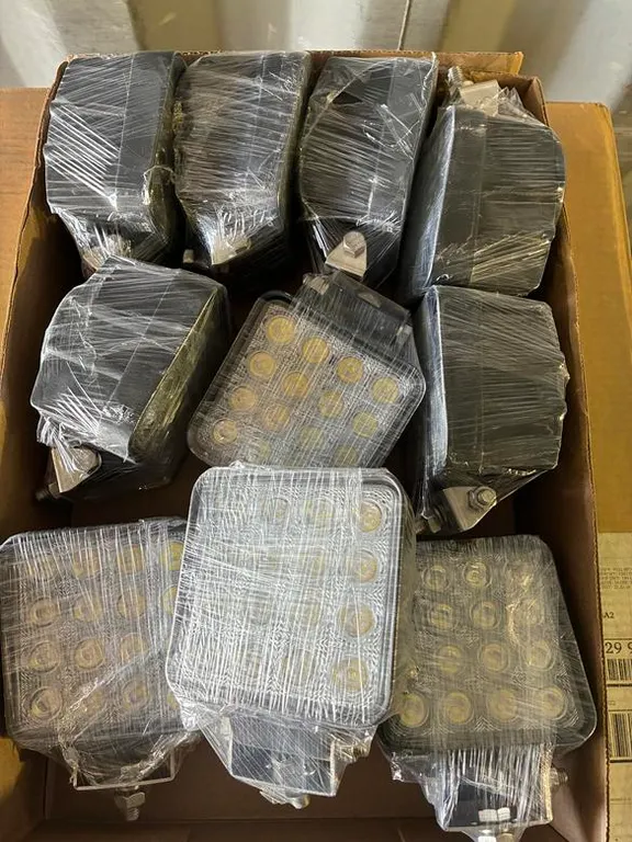 (10) 4 x 4 LED Lights