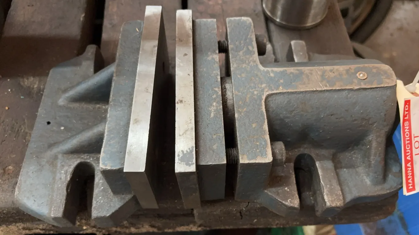 Precision Milling Machine Angle Vise with Swivel Base and Hardened Ground Jaws
