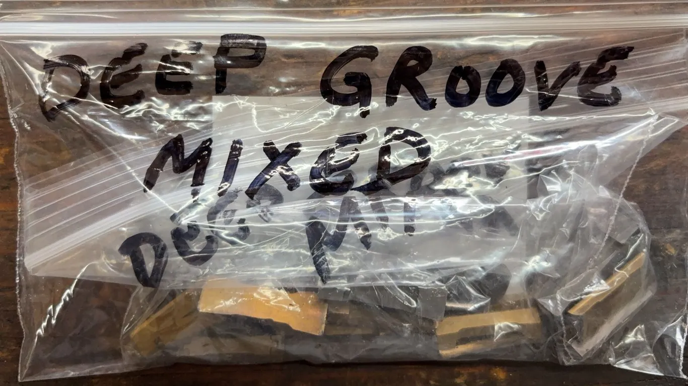 Mixed Lot of Carbide Deep Grooving & Parting Inserts