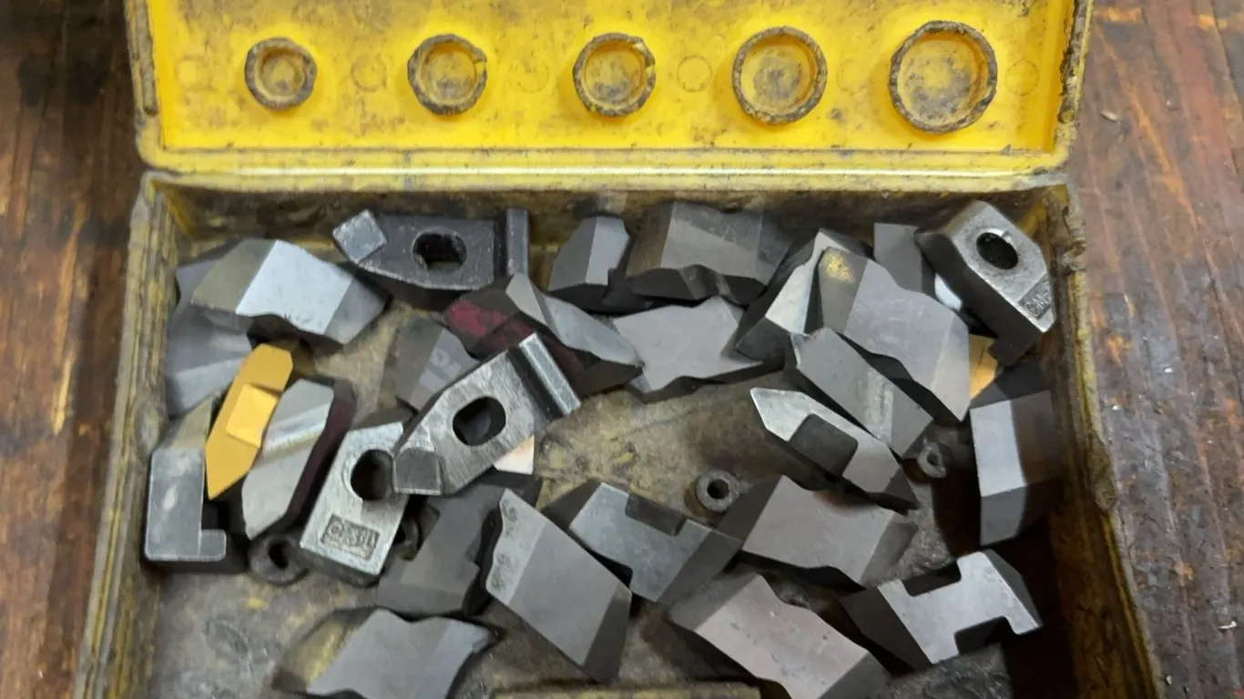 Assorted Carbide Lathe Insert Lot w/ Metal Case