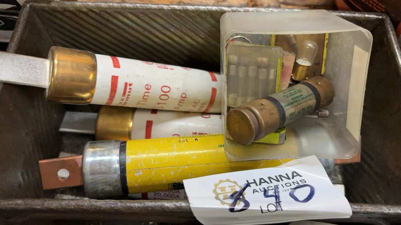 Bussmann 100A Time Delay Fuses & Assorted Electrical Fuses Lot