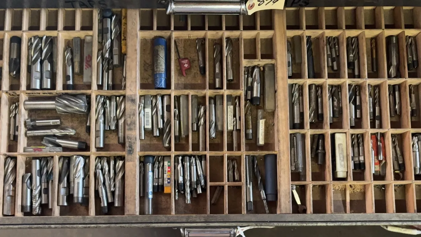 Assorted End Mills, Roughing End Mills & Milling Cutters