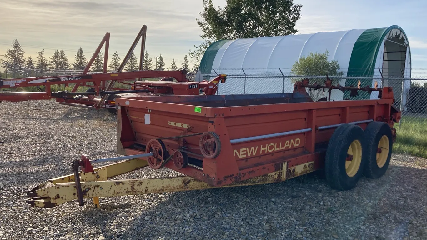 New Holland Model 790 Manure Spreader, s/n: 365662 **D-52**