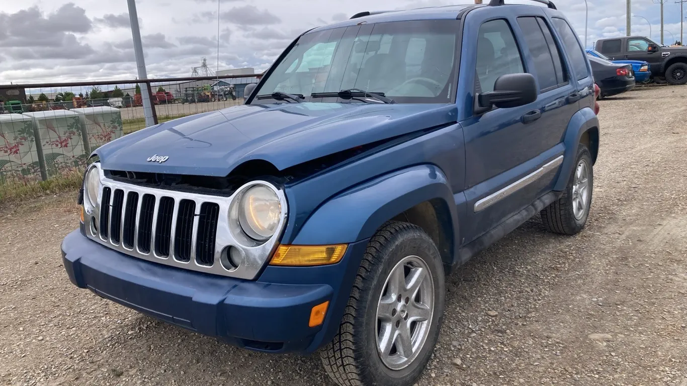 2005 Jeep Liberty Limited Blue SUV VIN: 1J4GL58K55W560538