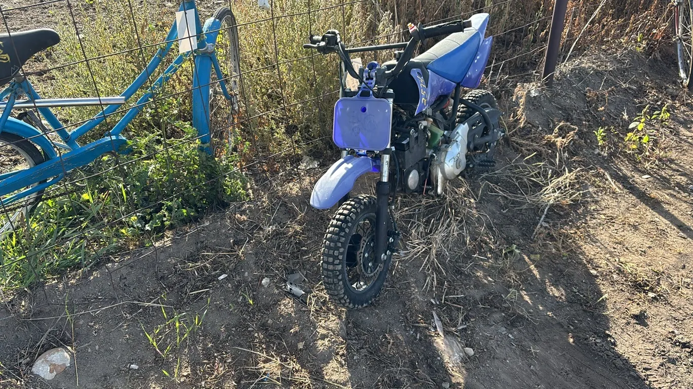 Gio 50cc Dirt Bike, VIN: L5NYAFTZ3G1070129