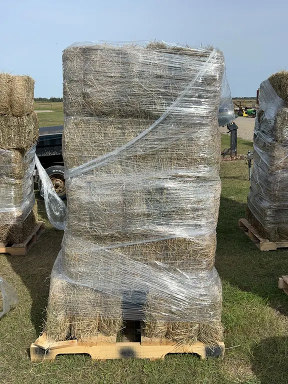 10 Square Bales, Mixed Timothy, Alfalfa Hay, *Unreserved*