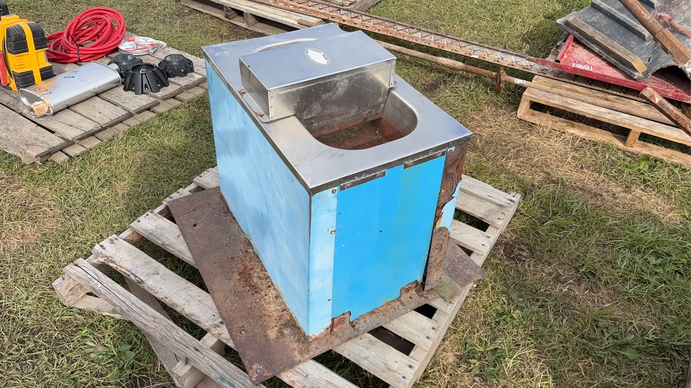 Cattle Waterer, for approx 50 head of cattle, *Unreserved*