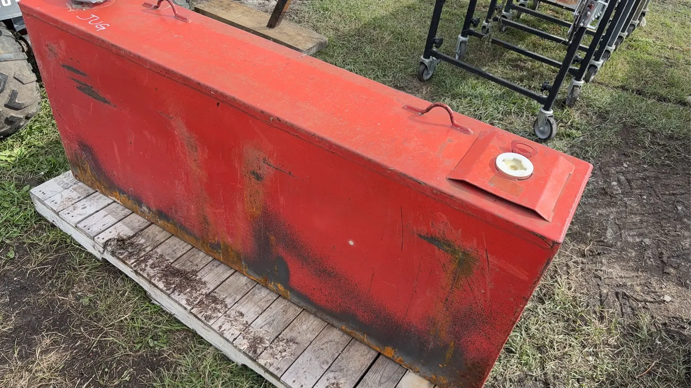 Westeel L shape Fuel slip tank, *Unreserved*