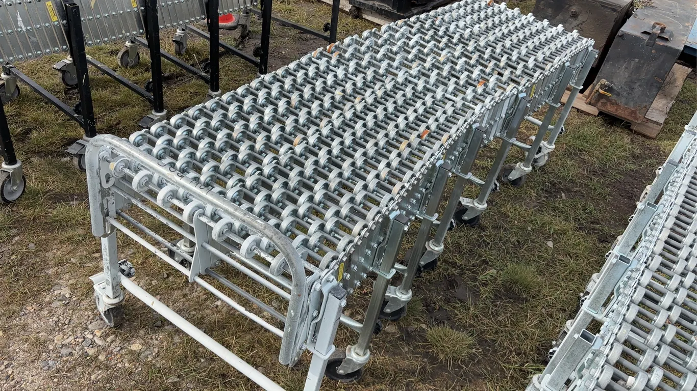 Expandable Gravity Skate wheel Roller Conveyor, accordion style on wheels, *Unreserved*