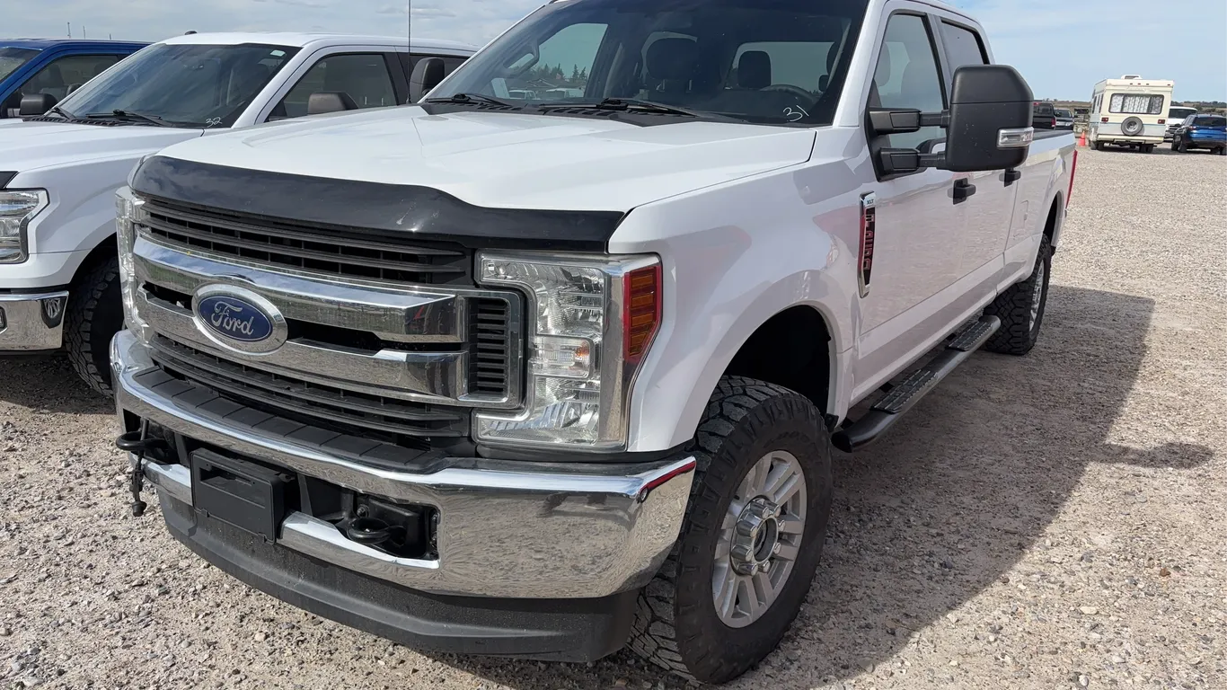 2019 Ford F250 XLT Crew Cab Long Box Truck *Unreserved*