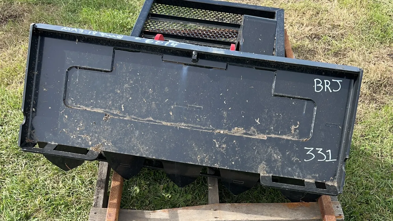 Skid steer Winch for Logging, 3 ton Capacity *Urreserved*