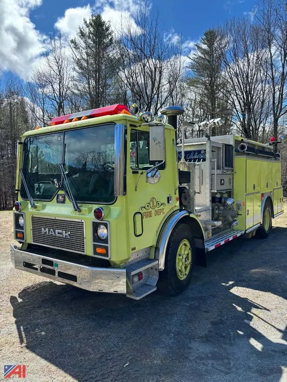 1989 Mack Fire Truck
