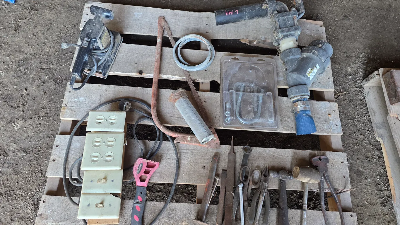 Assortment of Hand/Power Tools, Untested