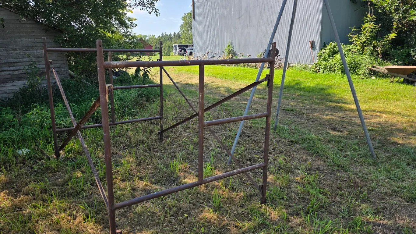 Scaffolding and Tripod (8’ 4” Tall)