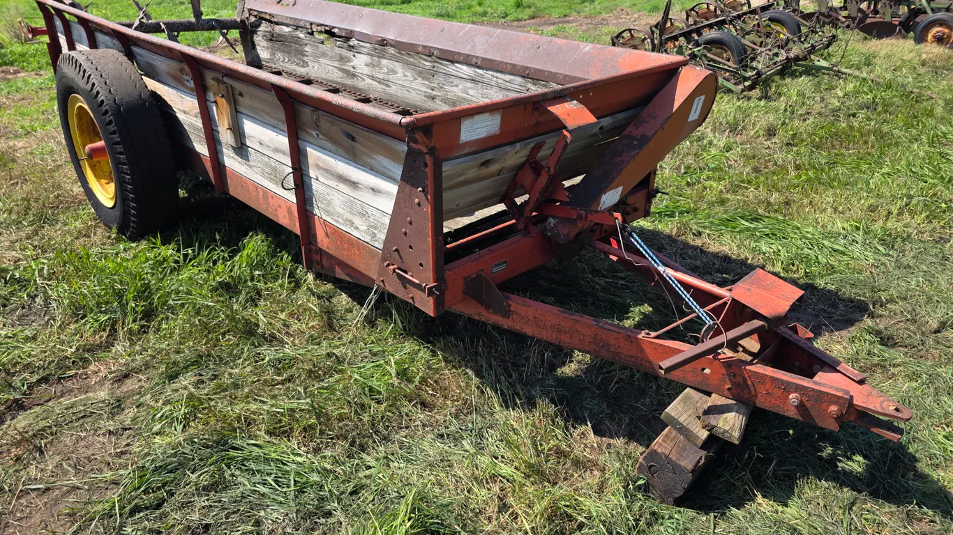 IH Manure Spreader, 53” x 12’, Untested