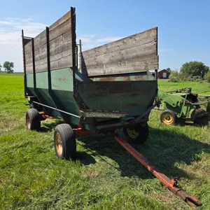 Schwartz Silage Box for Parts or Repair on Nu-Bilt Model 872 Gear, Untested