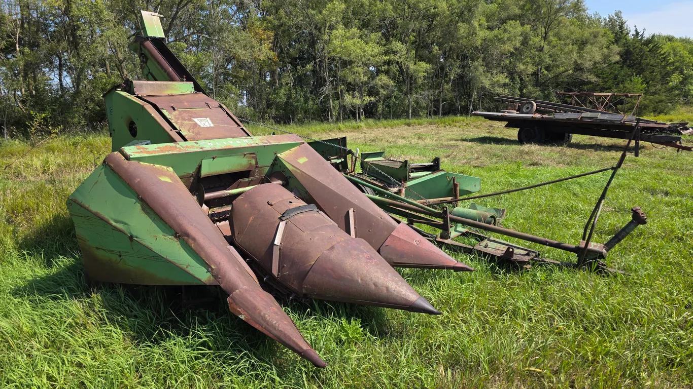 Oliver Model 83 Chopper for Parts or Repair