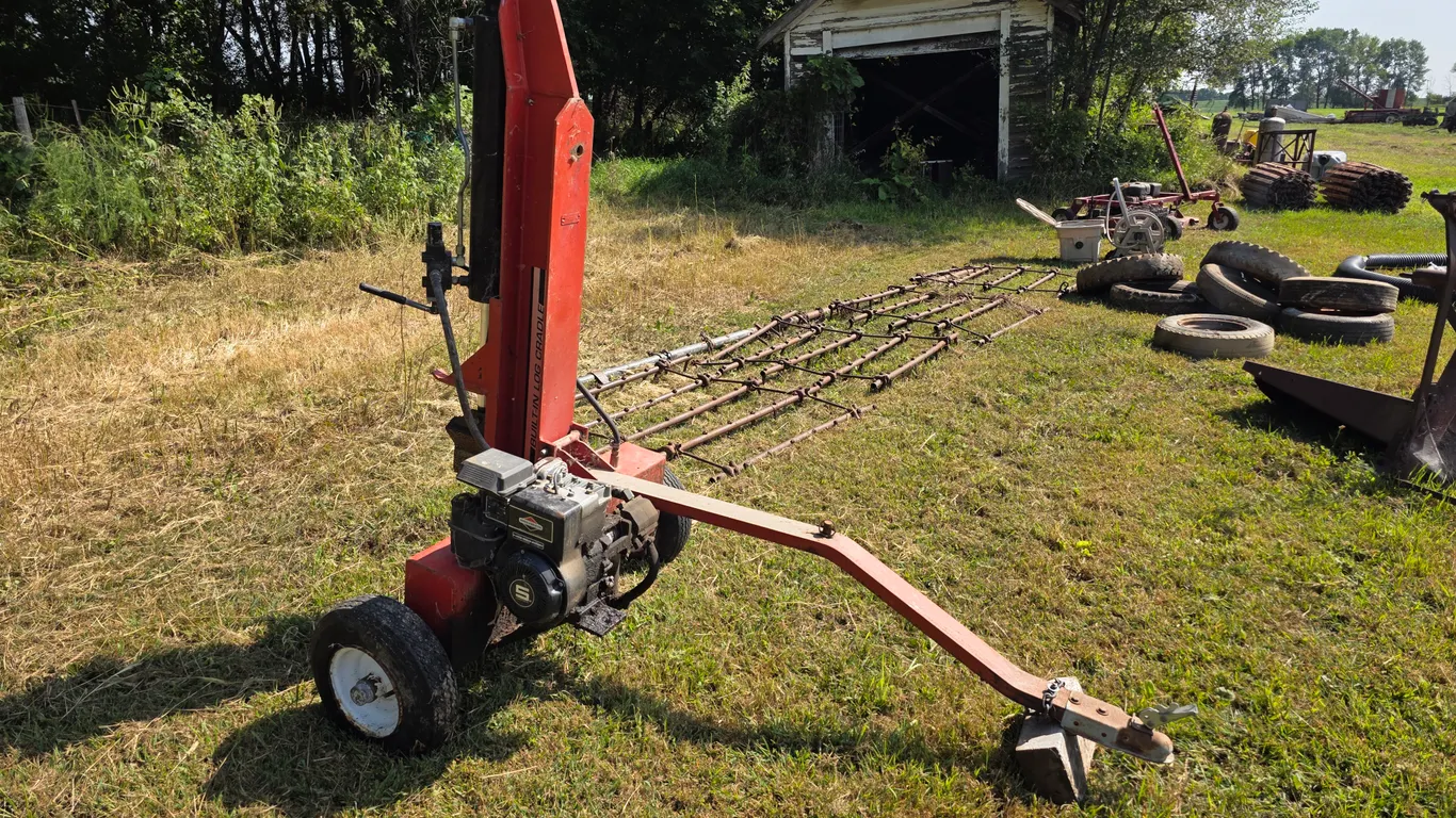 Gas Powered Log Splitter, 20 Ton, Untested