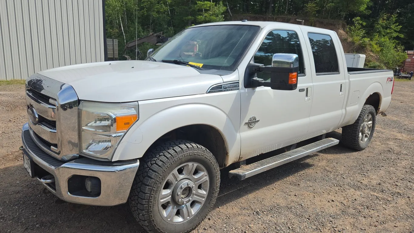 2013 Ford F-250 Lariat 4X4 Pickup Truck