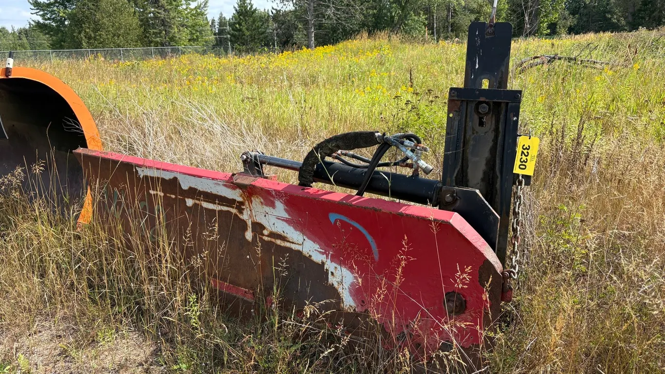 Monroe Approx. 108" Wing