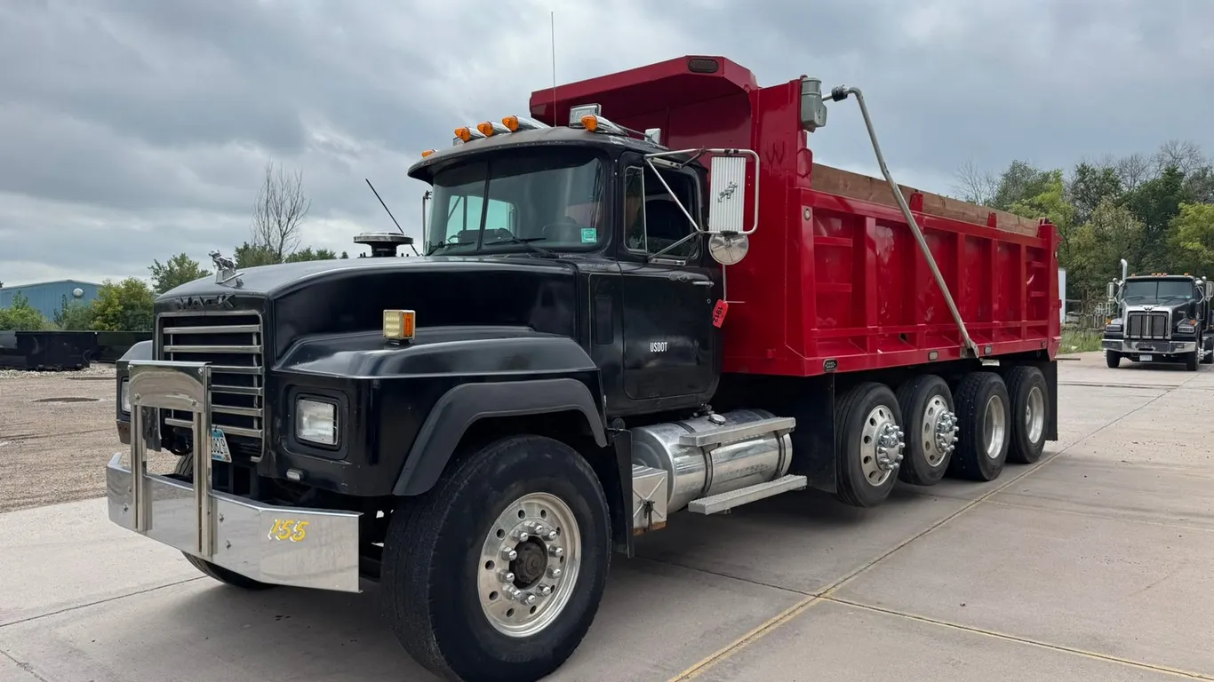 1995 Mack RD688S Quad Axle Dump Truck