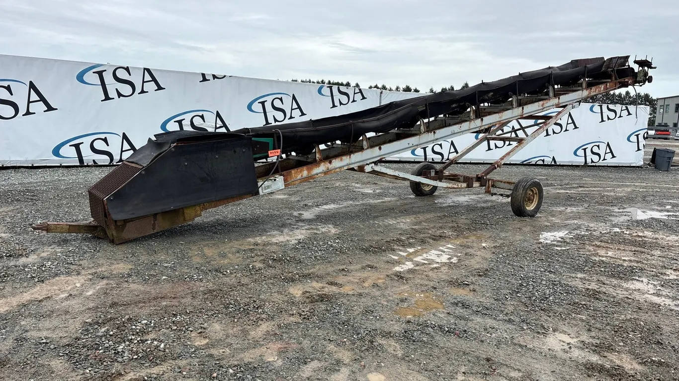 Approx 40' Towable Conveyor