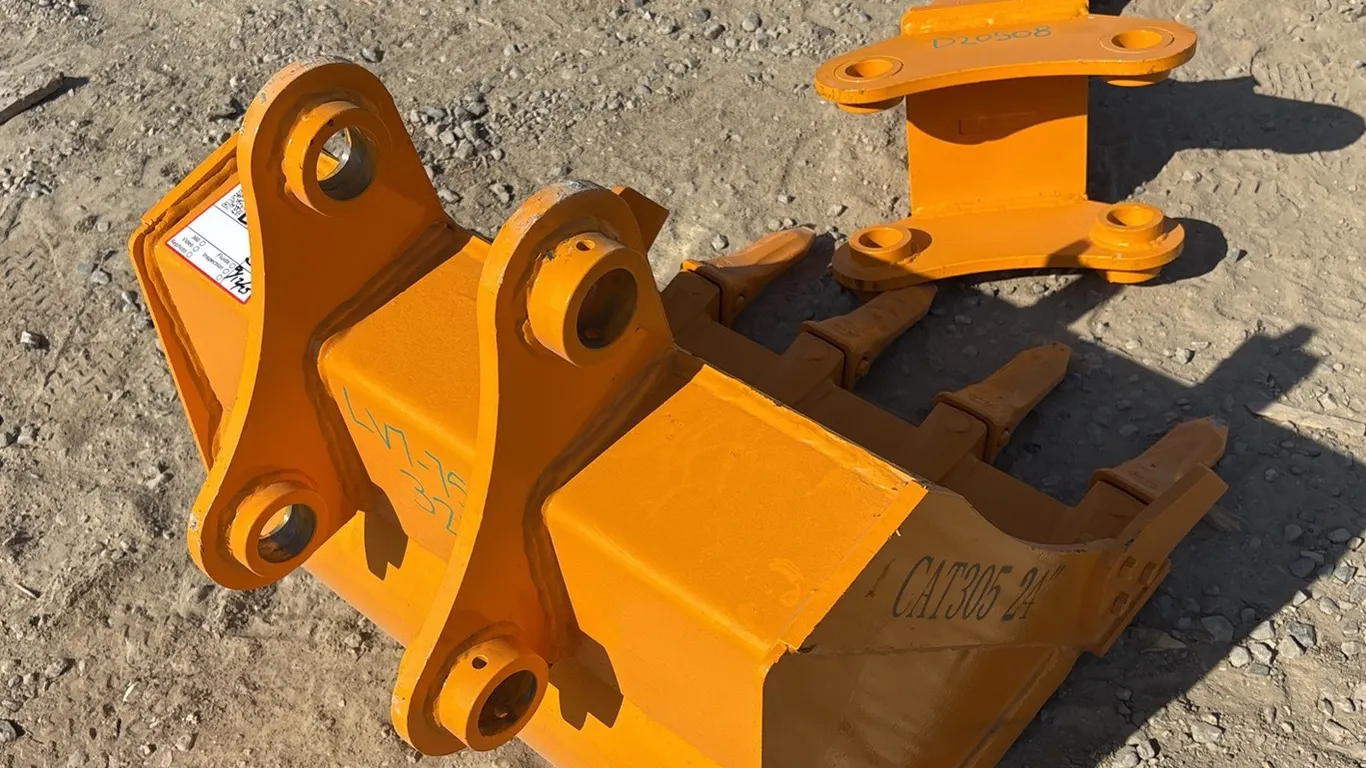 New! 2026 GIYI GY-BK 24 in Digging Excavator Bucket - Fits CAT 305