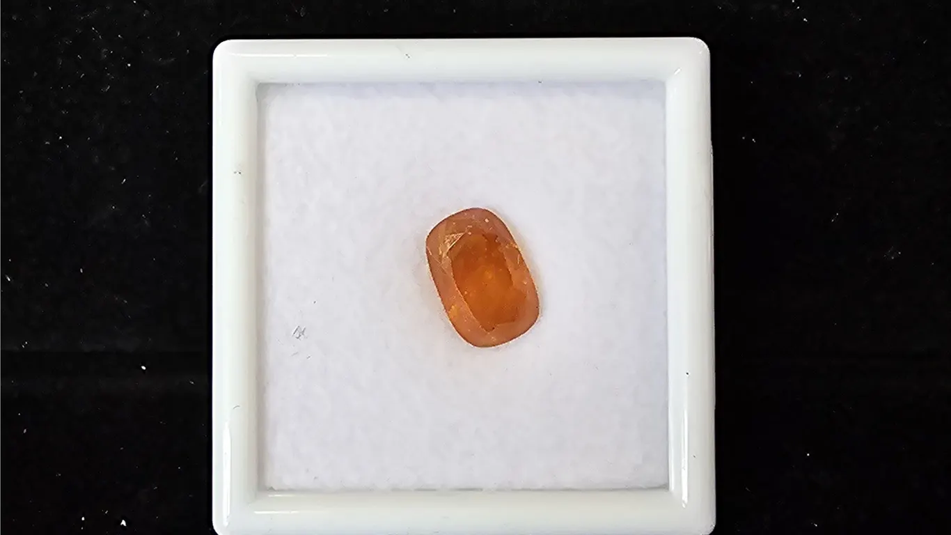 *NEW* 6.7 CT EMERALD CUT UNTREATED NATURAL YELLOW SAPPHIRE: 7.5MM X 11.4MM
