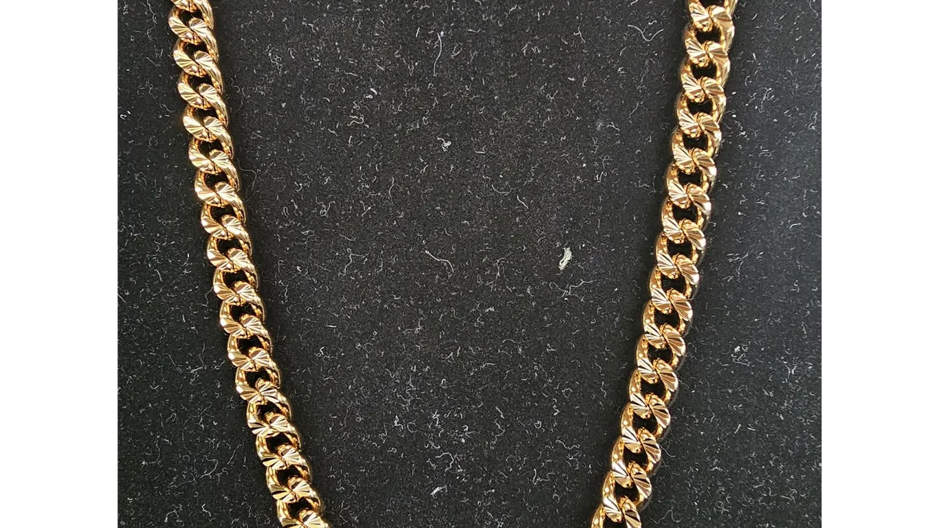 *NEW* 18K GOLD PLATED 8MM CUBAN LINK NECKLACE: 18" LONG