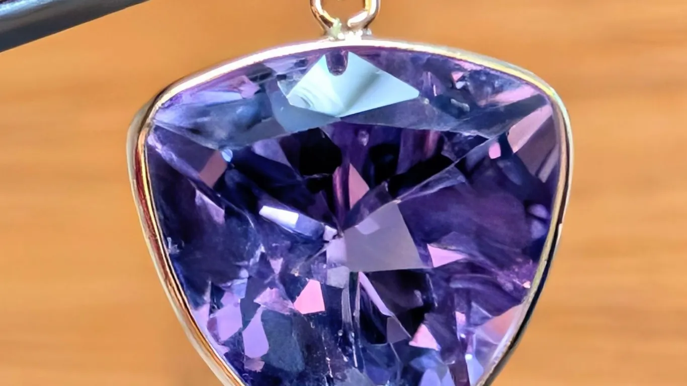 10K(1.3G), AMETHYST (5.5CT) PENDANT, SUGGESTED RETAIL VALUE $600