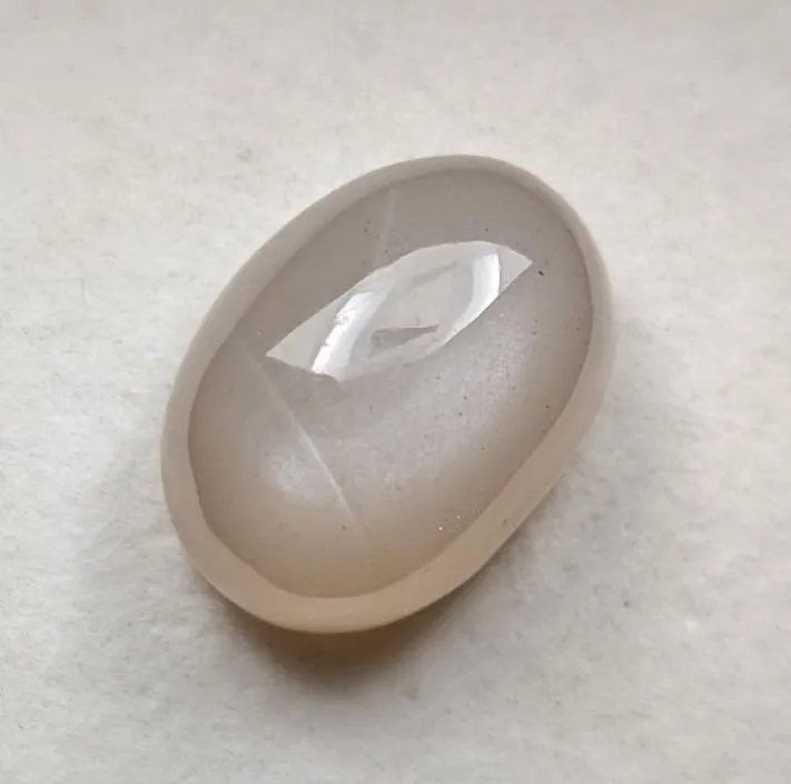 29.61 CT CERTIFIED MOONSTONE GEMSTONE ($5,450 APPRAISAL)