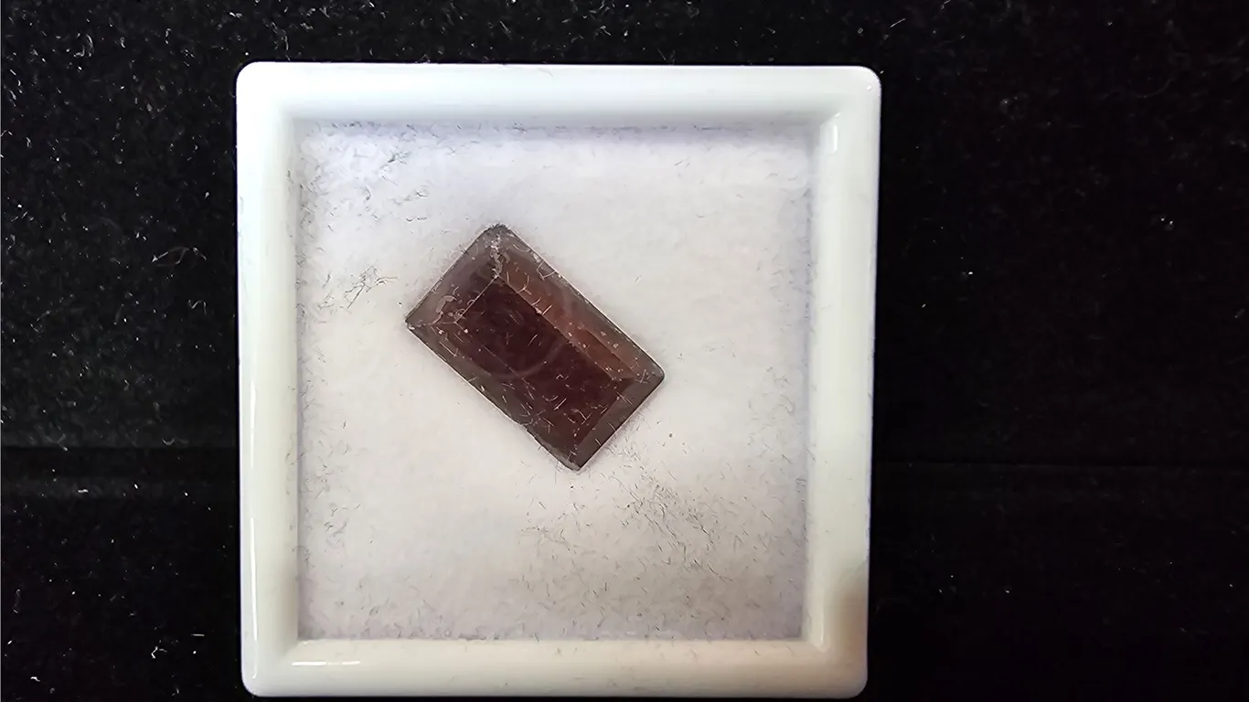 *NEW* 11.5CT EMERALD CUT UNTREATED NATURAL RUBY: 9.4MM X 15.7MM