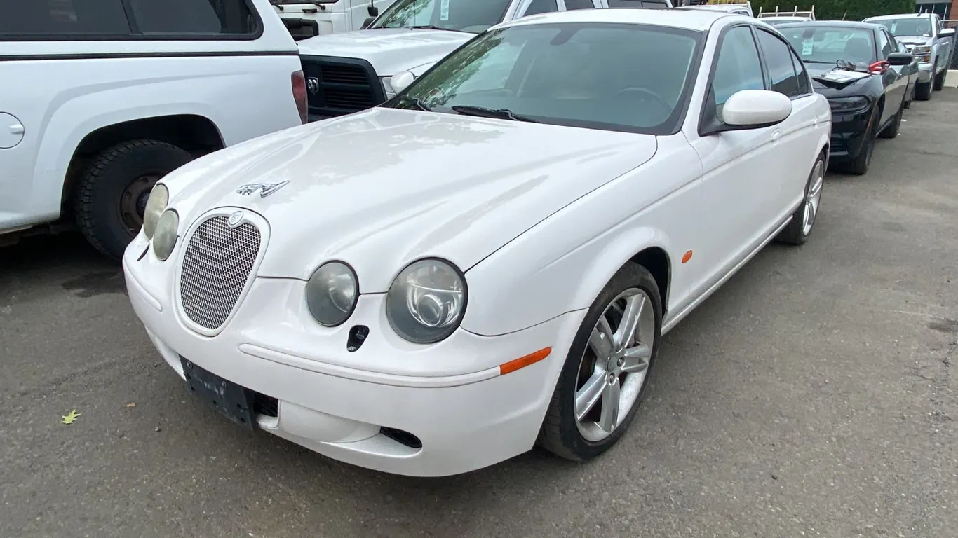 2005 JAGUAR S-TYPE R, 4DRSD, WHITE, VIN SAJXA03V651N49451,