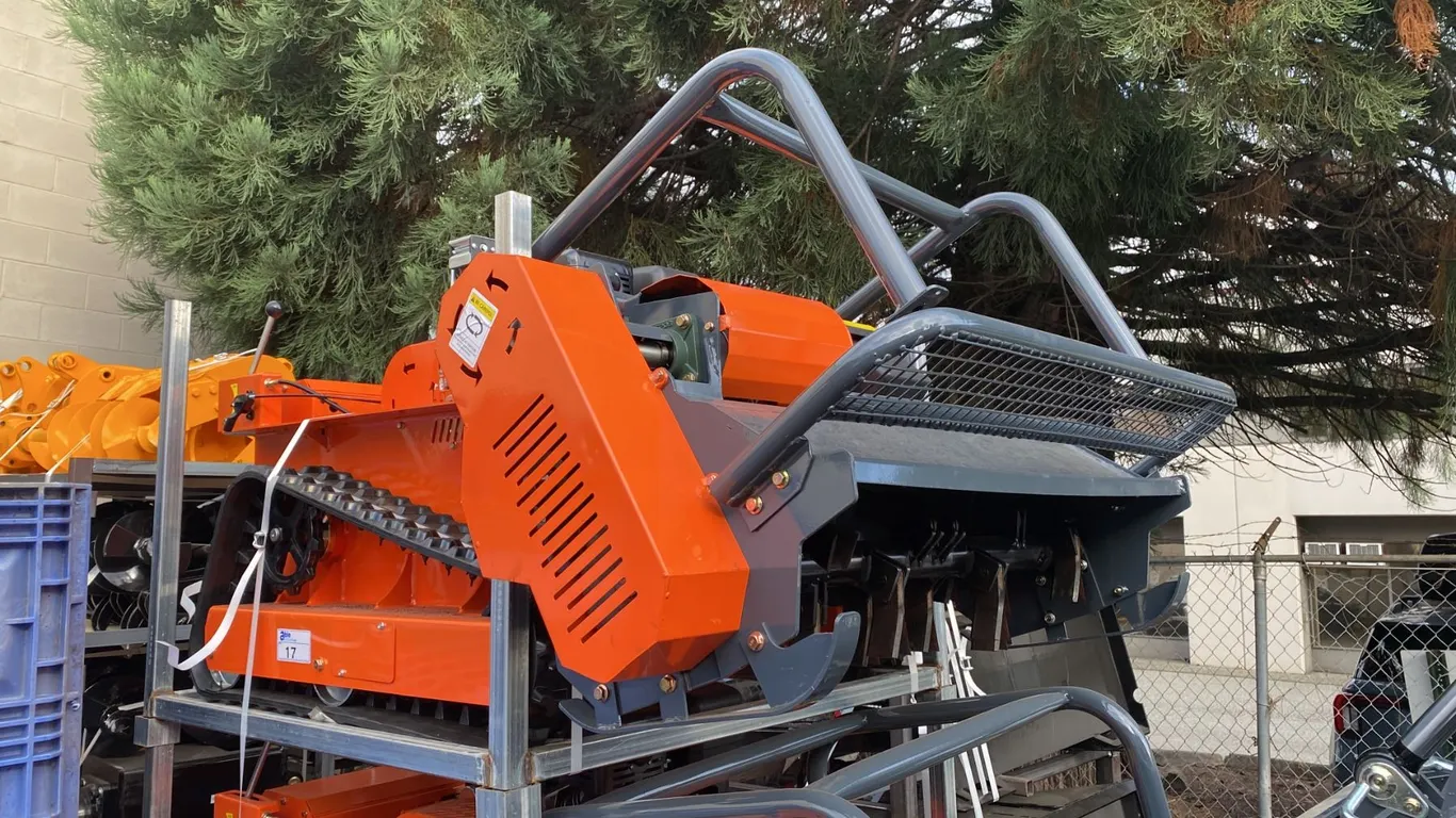 SDLOOL SL-LM1000Q ORANGE GAS POWERED REMOTE CONTROLLED FLAIL MOWER WITH 400 CC ENGINE, ELECTRIC