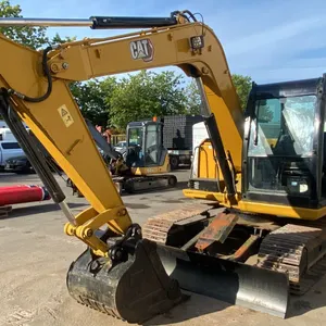 MIDSIZE EXCAVATOR YELLOW VIN UNKNOWN,