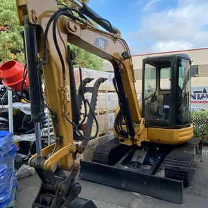 MIDSIZE EXCAVATOR YELLOW, VIN NA,