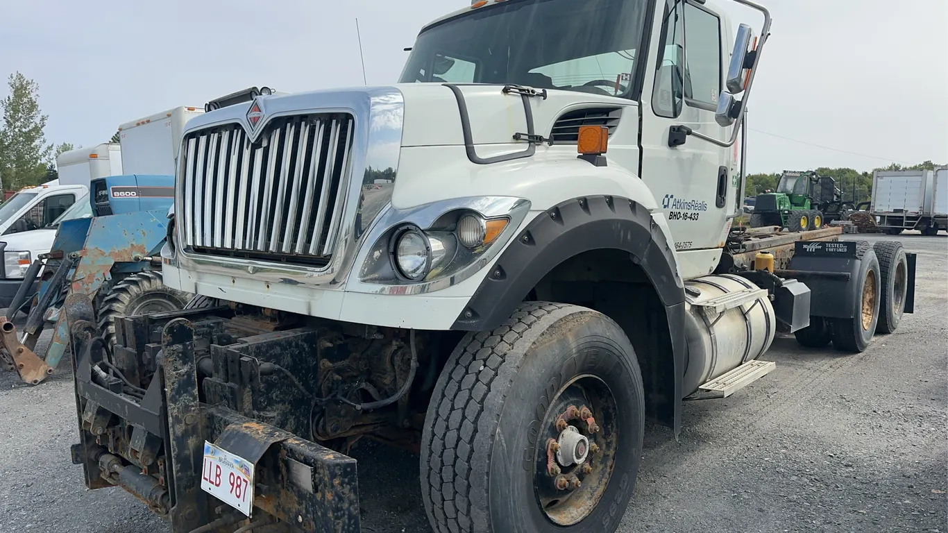 INOPERABLE- 2016 International 7600 T/A Sand/Plow Truck with 14’ Tenco Sander (not attached)