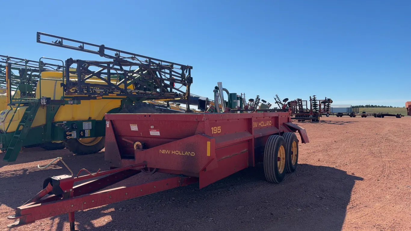 New Holland 195 Manure Spreader