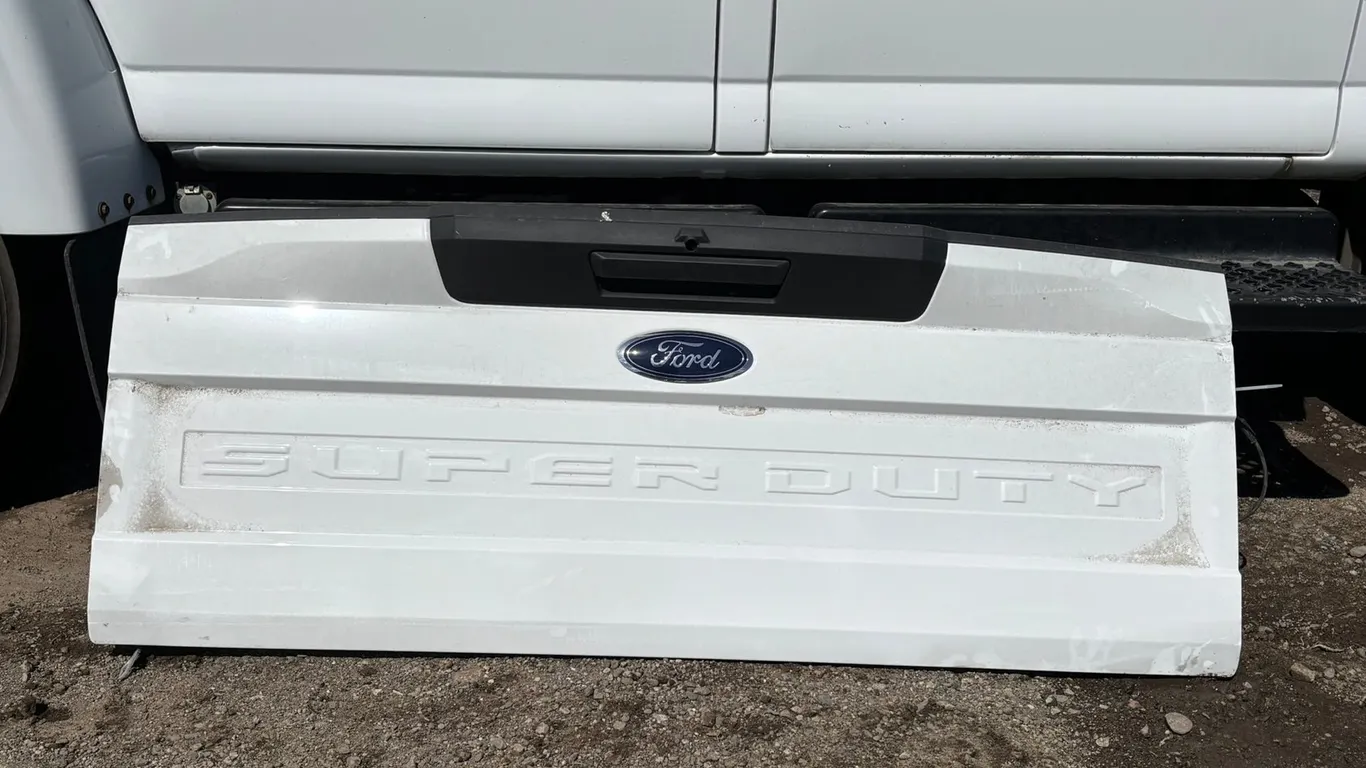 White Ford Super Duty Tailgate