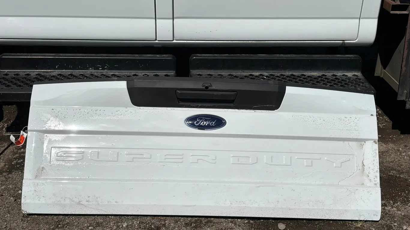White Ford Super Duty Tailgate