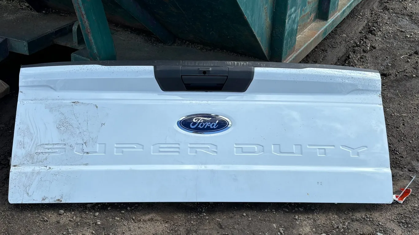 White Ford Super Duty Tailgate