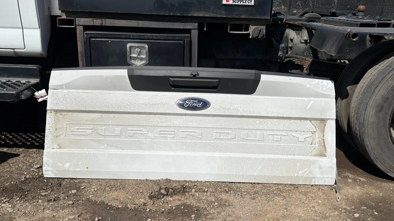 White Ford Super Duty Tailgate