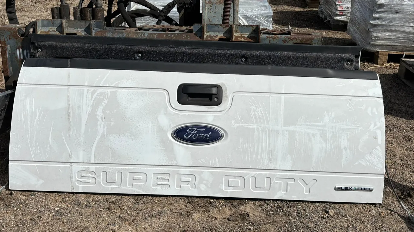 White Ford Super Duty Tailgate