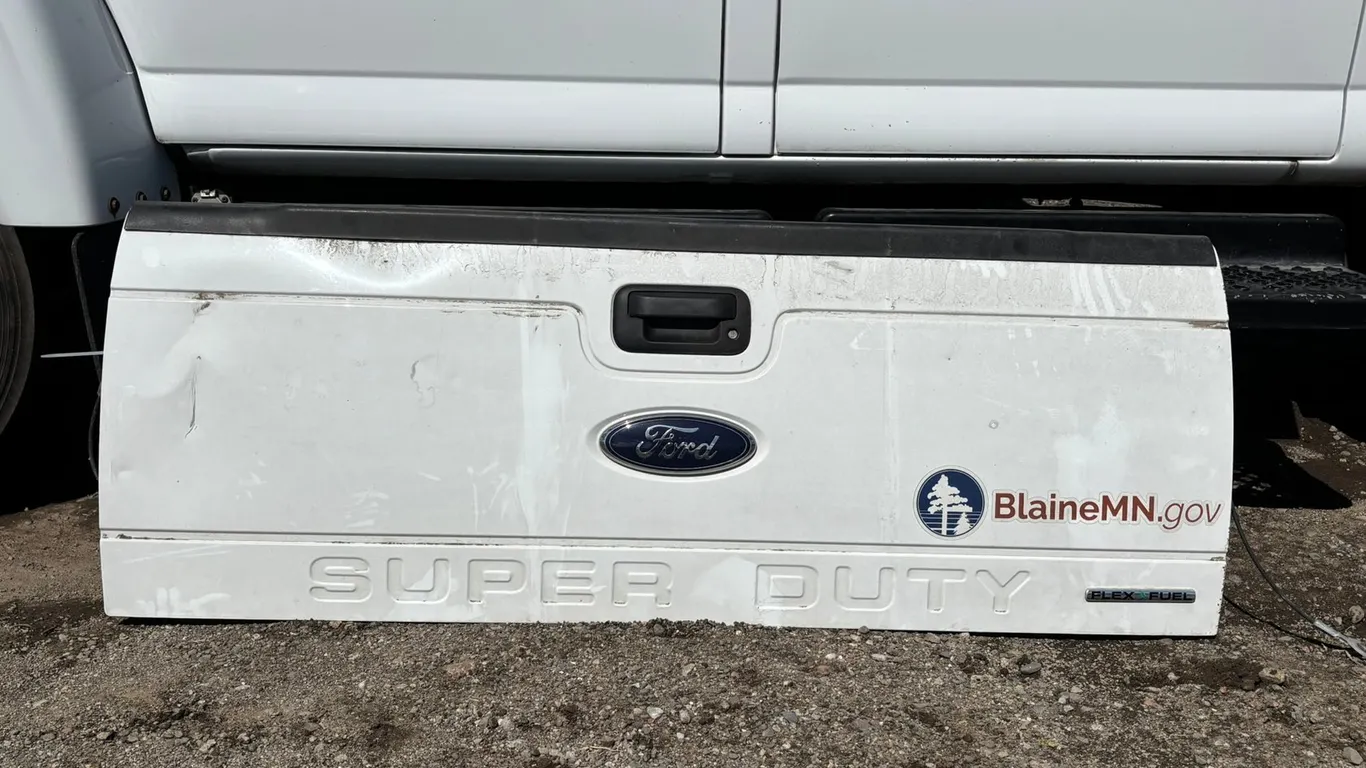White Ford Super Duty Tailgate