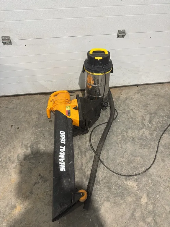 Leaf vaccum and shop vac