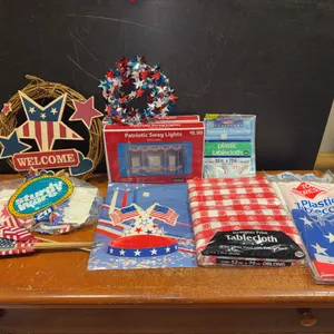 Patriotic Fourth of July Decorations & Party Supplies